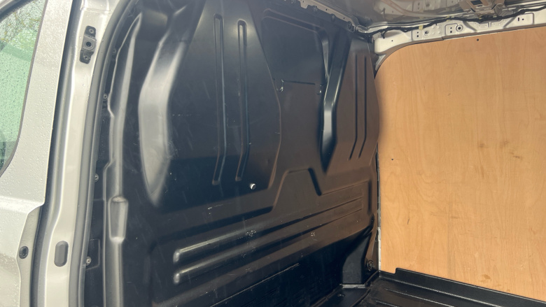 Ford Transit Custom 300 L1 Diesel Fwd 2.0 EcoBlue 136ps H1 Van Limited Auto